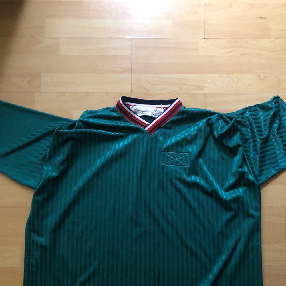 Gift from a friend but I fit a large not a medium.